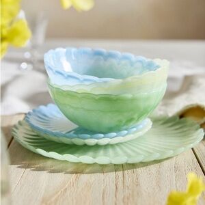 Anthropologie Glass Scallop Plate